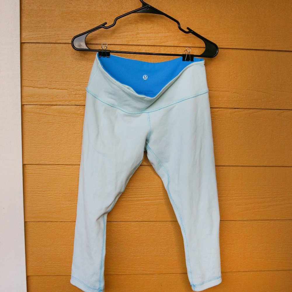 Reversible blue  crop yoga pants lululemon